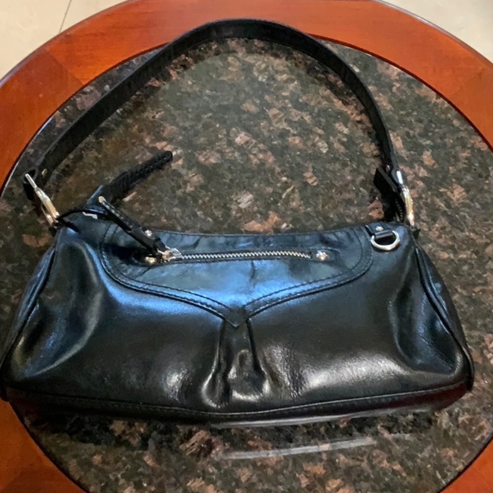 Peck & Peck Black Leather Shoulder Bag
